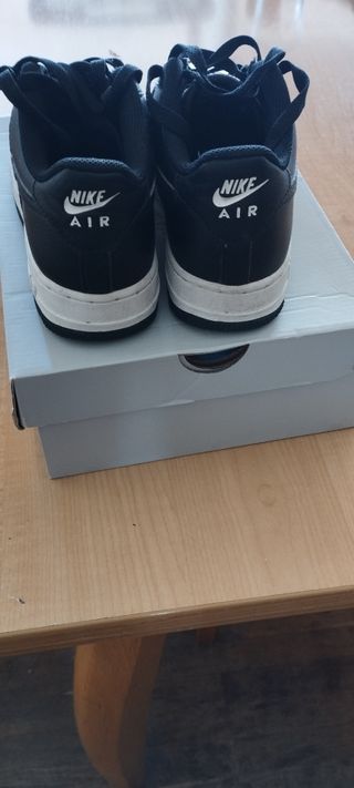 Zapatillas Nike Air Force 1 Negras y Blancas