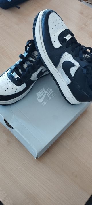 Zapatillas Nike Air Force 1 Negras y Blancas