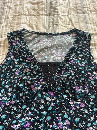 Abito floreale con spalline larghe