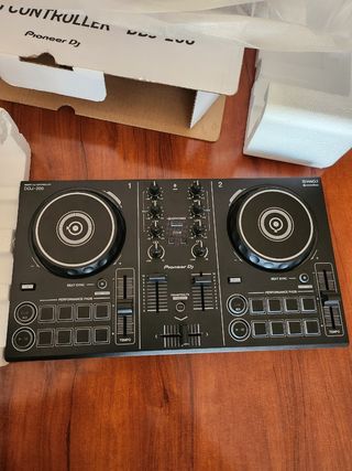 Controlador DJ Pioneer DDJ-200
