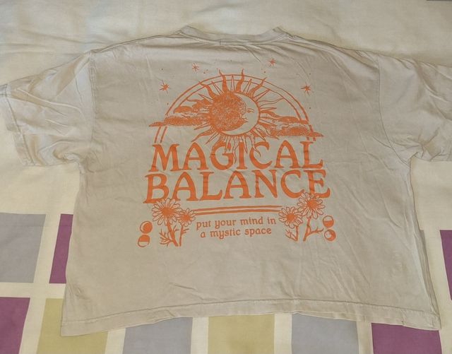 Camiseta beige manga corta con estampado