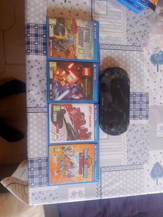 PS Vita + 4 Juegos