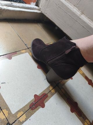 Botines de ante marrones