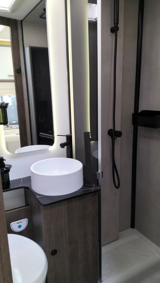 Benimar Perfilada Tessoro 444 5 plazas Garaje