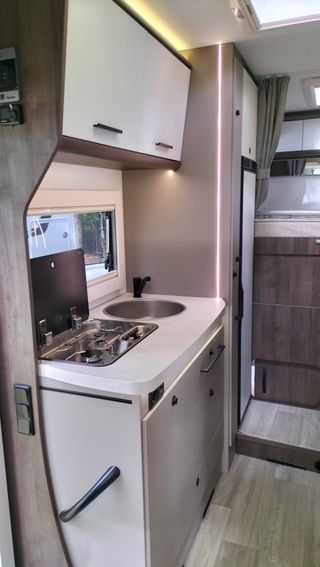 Benimar Perfilada Tessoro 444 5 plazas Garaje