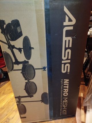 Batería Electrónica Alesis Nitro Mesh Kit