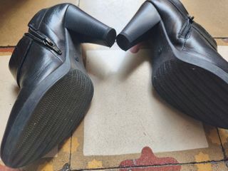 Botines de piel negros