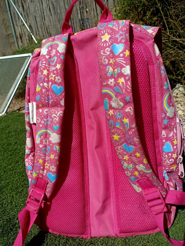 Mochila infantil rosa con corazones