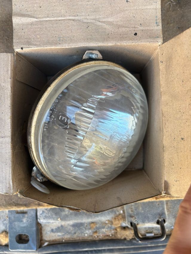 FARO DELANTERO MARCA Y MODELO KINBY DFE-1047