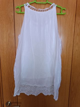 Camiseta tirantes blanca bordada