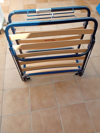 Cama plegable con colchón viscoelástico pikolin