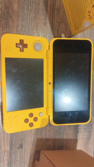 Nintendo 2DS XL Pikachu Edition