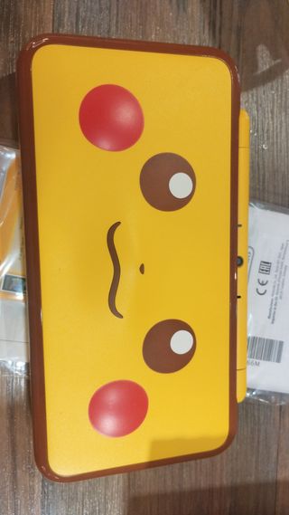 Nintendo 2DS XL Pikachu Edition