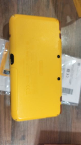 Nintendo 2DS XL Pikachu Edition