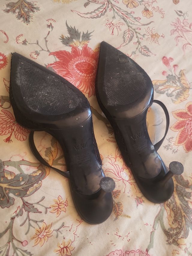 Zapatos de tacón Zara negros