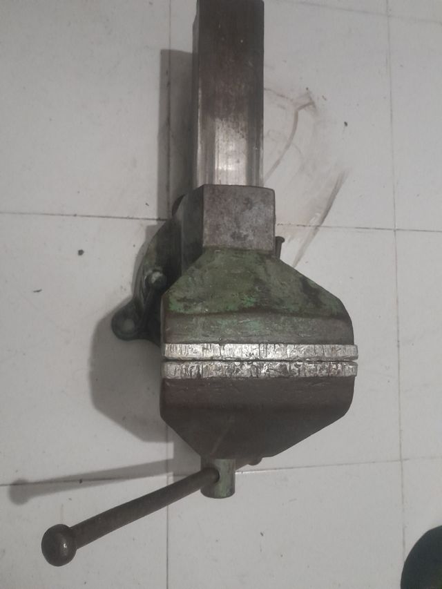 Tornillo de mesa profesional