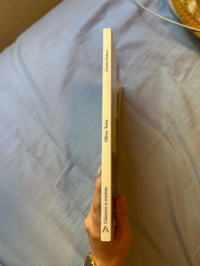 Oliver Twist (Clásicos a medida) (Spanish Edition)