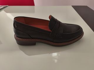 Zapatos de piel marca Pikolonos 