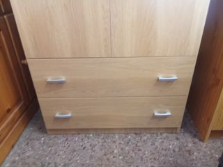 Armario de madera con 2 puertas y 2 cajones