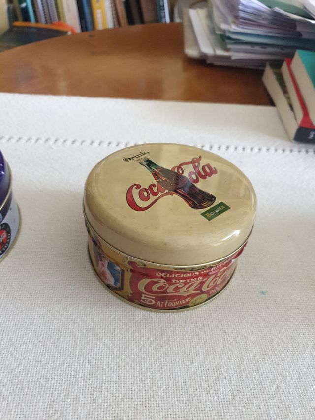 2 Latas Coca-Cola con vela