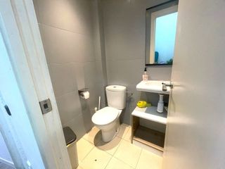 R- 7938969 Traspaso Peluquería Eixample Izquierdo