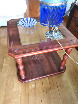 Mesa de centro de madera y cristal