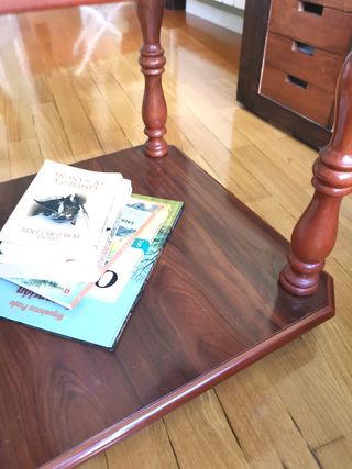 Mesa de centro de madera y cristal