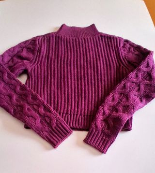Maglioncino invernale viola a trecce