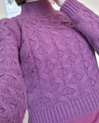 Maglioncino invernale viola a trecce