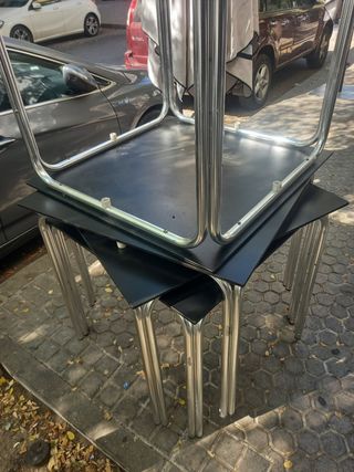 Mesas y sillas de terraza metálicas