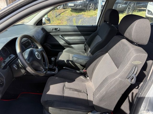 Volkswagen Golf 2002 * 1.9 TDI 130CV 6VELO*