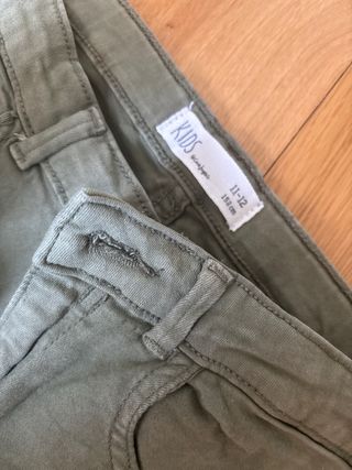 Pantalón vaquero verde