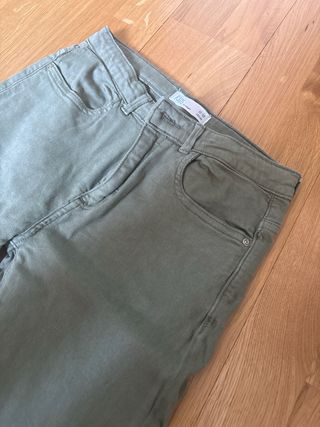 Pantalón vaquero verde