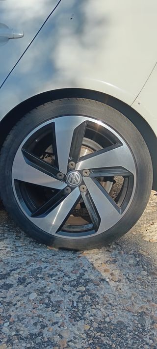 Llantas Originales Volkswagen R18 (4 unidades)