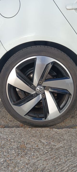 Llantas Originales Volkswagen R18 (4 unidades)