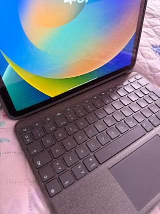 iPad Air 4 256GB + Teclado Logitech 