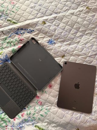 iPad Air 4 256GB + Teclado Logitech 