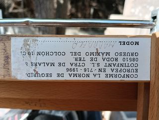 Cuna de madera para bebé