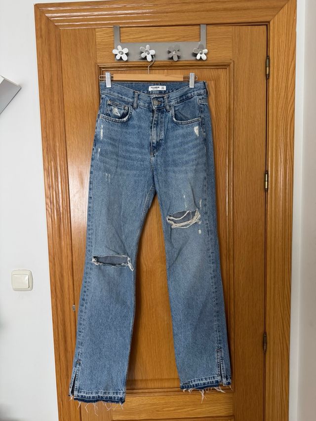 Vaqueros campana Pull and Bear azules