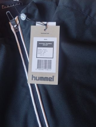 Chaqueta Hummel Negra y Gris
