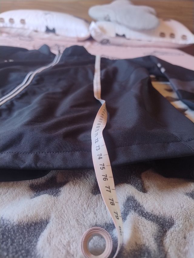 Chaqueta Hummel Negra y Gris