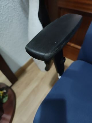 Silla de escritorio azul y negra
