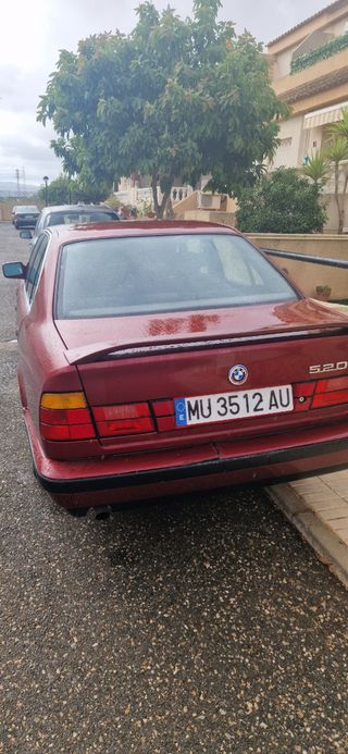 BMW E34 520i