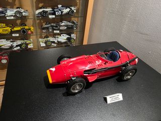Maserati 250F J.M. Fangio CMC 1/18