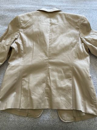 Chaqueta americana beige mujer.