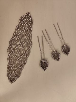 Conjunto cinturón y horquillas pedrería