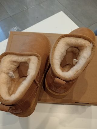 Botas UGG Beige/Marrón Talla [Talla]
