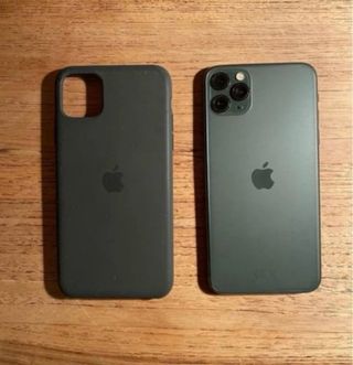 iPhone 11 Pro Max 256GB + airpods 