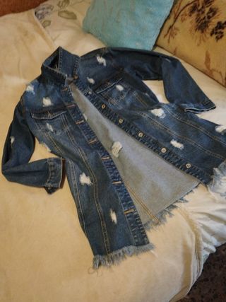 Chaqueta vaquera desgastada