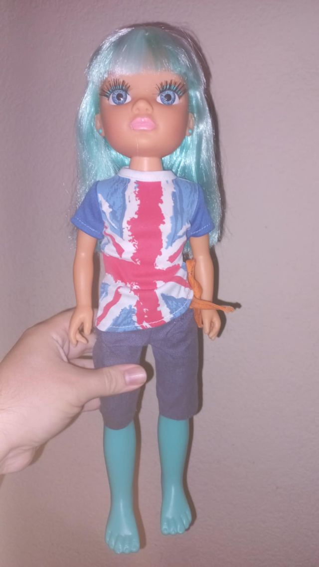 Muñeca Nancy Neón Azul Famosa